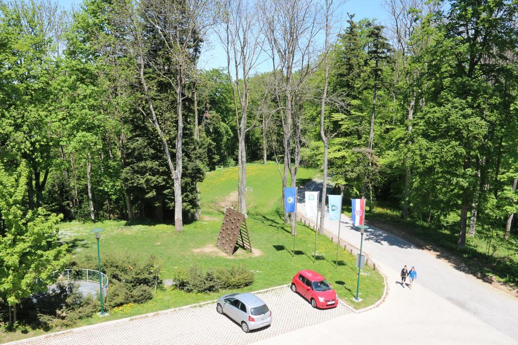 Aparthotel Snjezna Kraljica Stubicke Toplice Bilik gambar